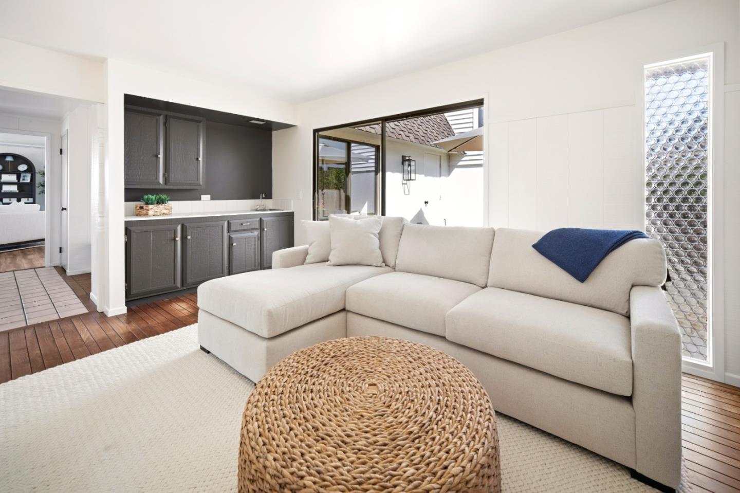 Detail Gallery Image 11 of 35 For 25 Coral St, Pacific Grove,  CA 93950 - 3 Beds | 2 Baths