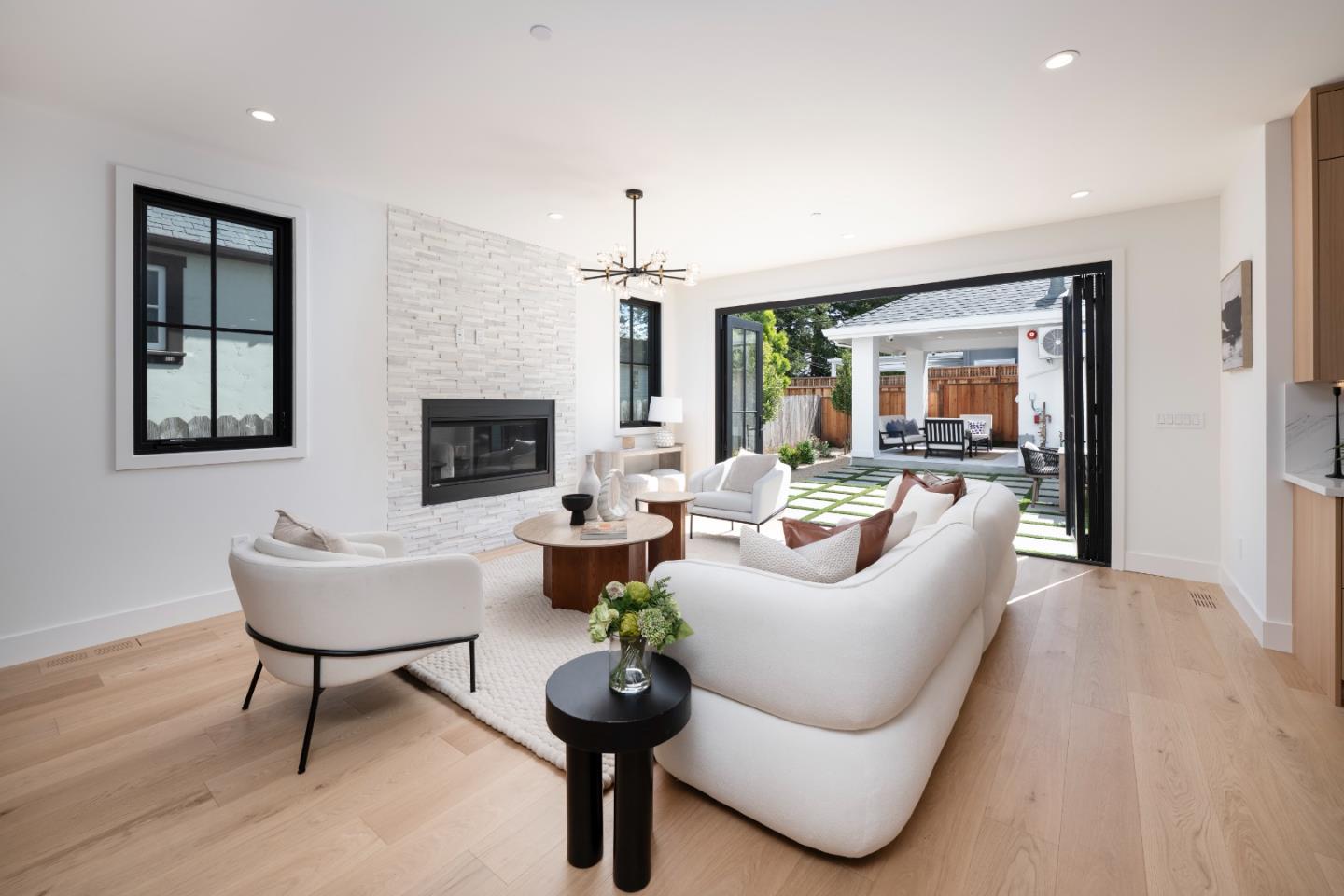 Detail Gallery Image 11 of 40 For 2615 Hillside Dr, Burlingame,  CA 94010 - 5 Beds | 5/1 Baths