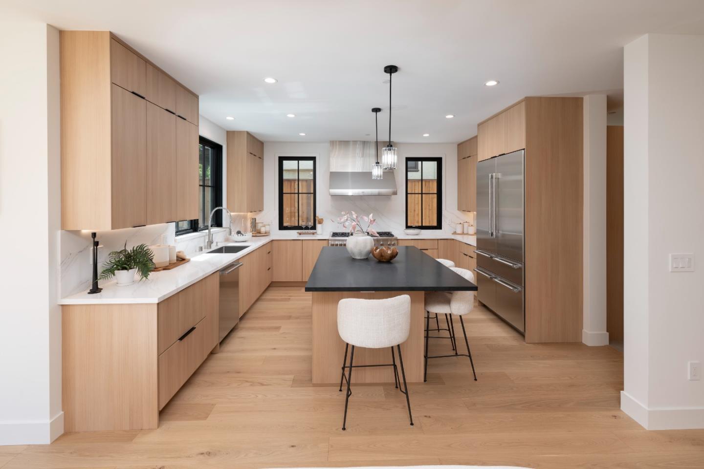 Detail Gallery Image 15 of 40 For 2615 Hillside Dr, Burlingame,  CA 94010 - 5 Beds | 5/1 Baths