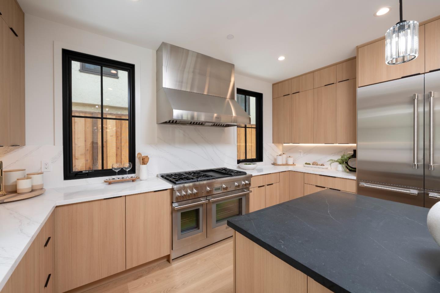 Detail Gallery Image 17 of 40 For 2615 Hillside Dr, Burlingame,  CA 94010 - 5 Beds | 5/1 Baths