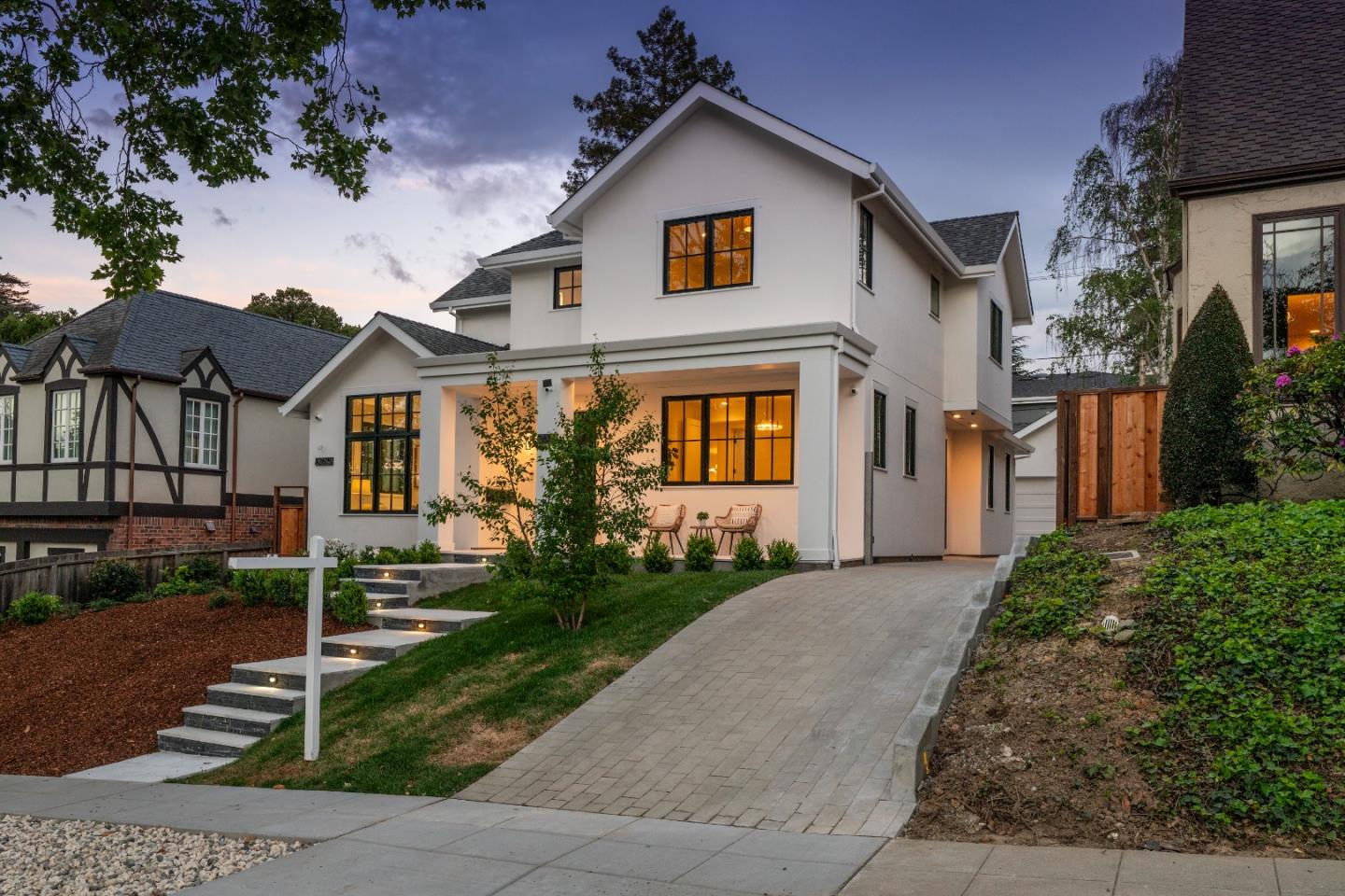 Detail Gallery Image 2 of 40 For 2615 Hillside Dr, Burlingame,  CA 94010 - 5 Beds | 5/1 Baths