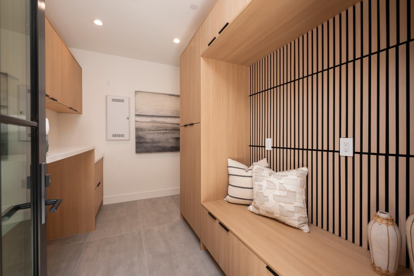 Detail Gallery Image 20 of 40 For 2615 Hillside Dr, Burlingame,  CA 94010 - 5 Beds | 5/1 Baths