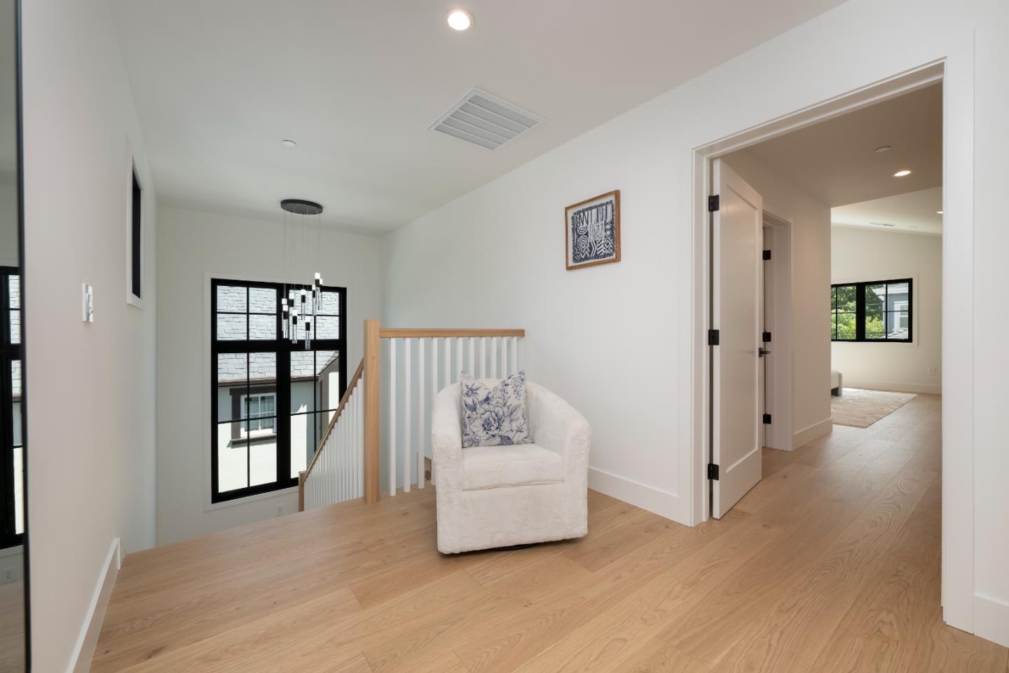 Detail Gallery Image 23 of 40 For 2615 Hillside Dr, Burlingame,  CA 94010 - 5 Beds | 5/1 Baths
