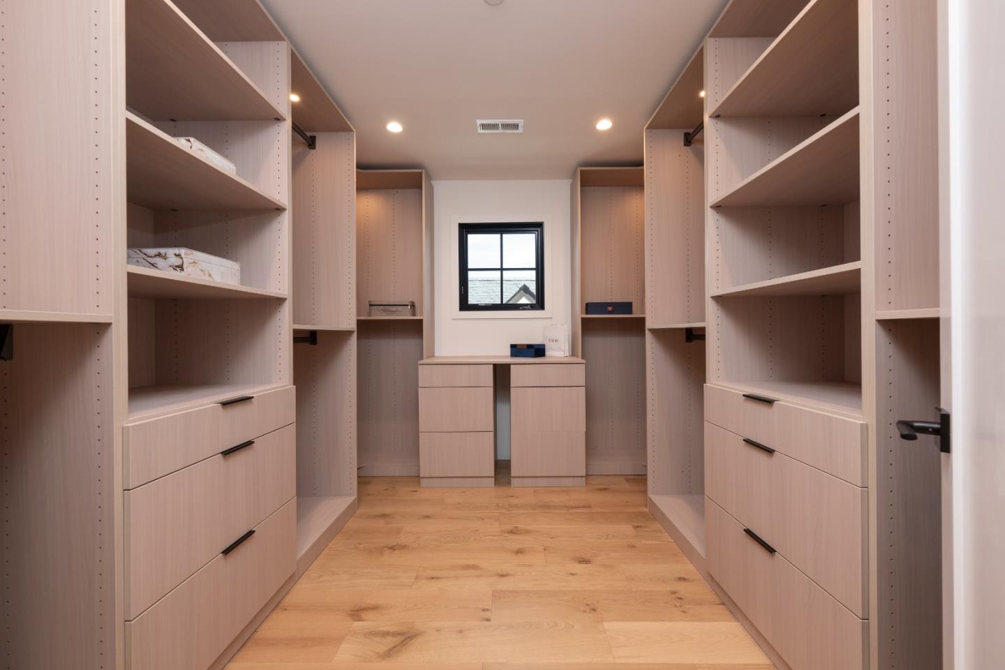 Detail Gallery Image 28 of 40 For 2615 Hillside Dr, Burlingame,  CA 94010 - 5 Beds | 5/1 Baths