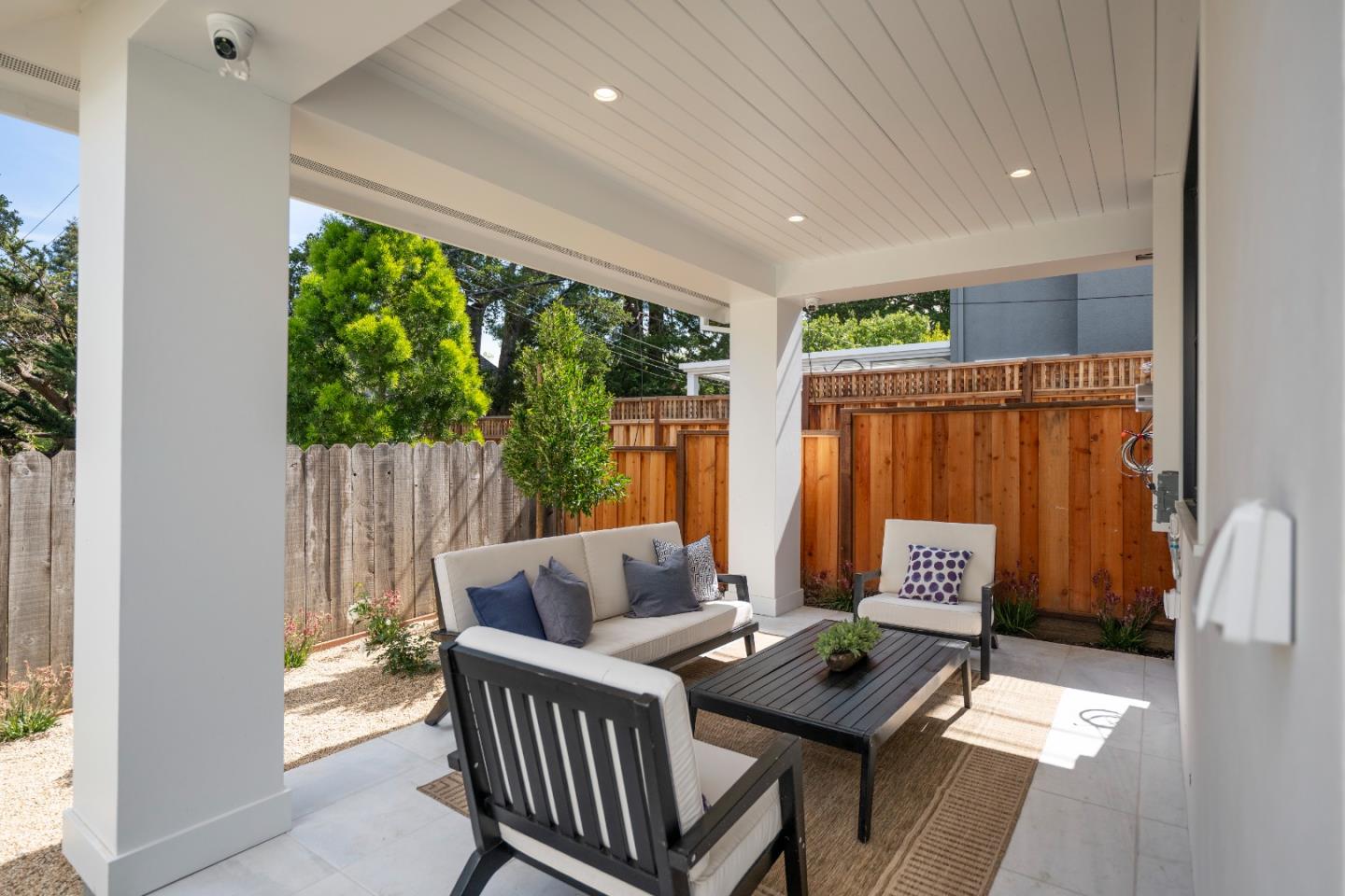 Detail Gallery Image 38 of 40 For 2615 Hillside Dr, Burlingame,  CA 94010 - 5 Beds | 5/1 Baths