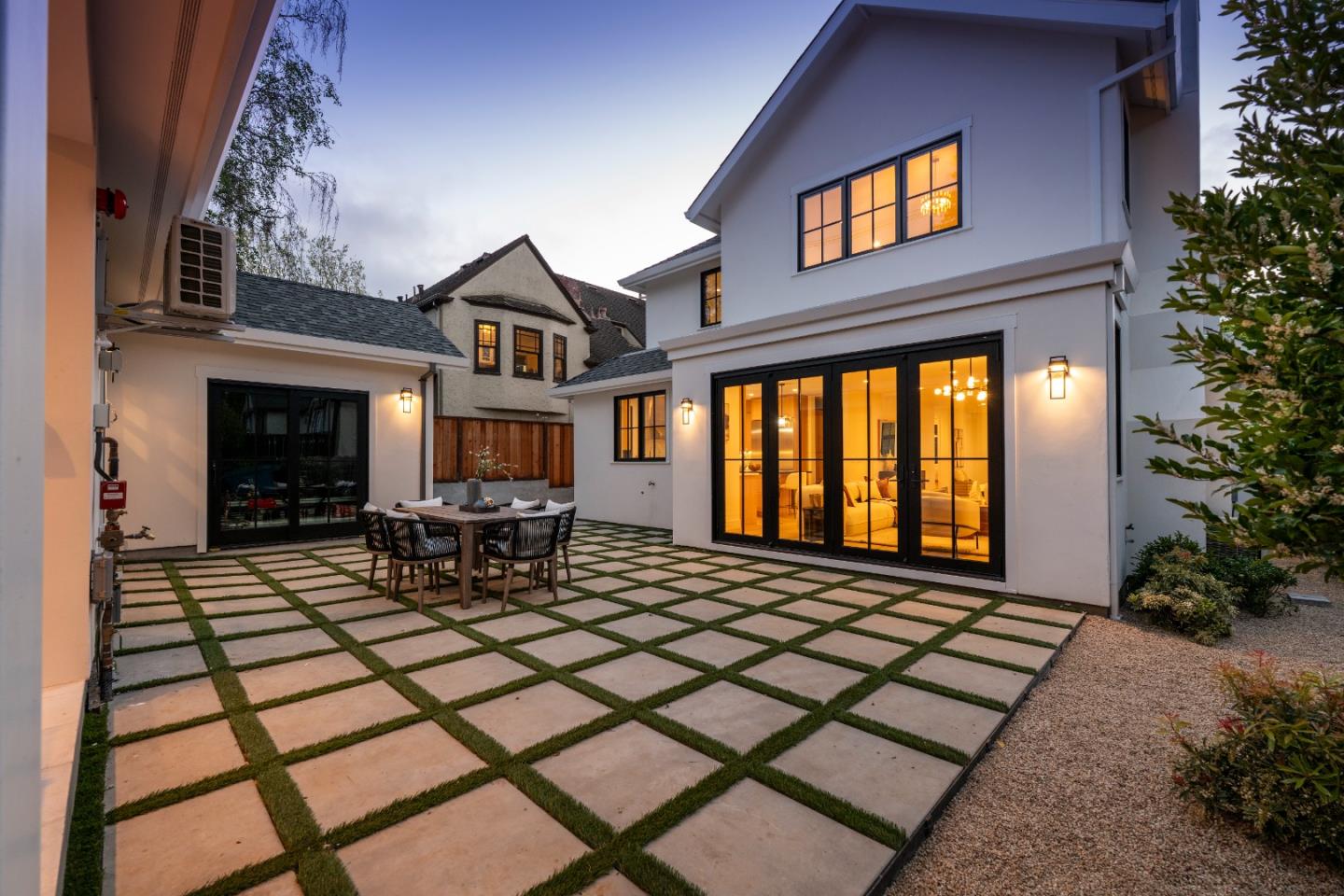 Detail Gallery Image 40 of 40 For 2615 Hillside Dr, Burlingame,  CA 94010 - 5 Beds | 5/1 Baths