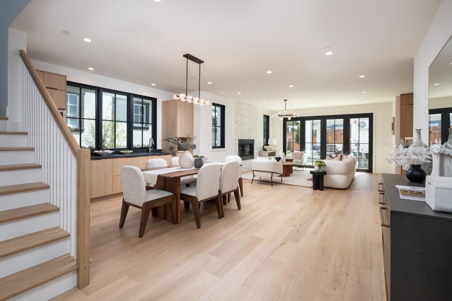 Detail Gallery Image 8 of 40 For 2615 Hillside Dr, Burlingame,  CA 94010 - 5 Beds | 5/1 Baths