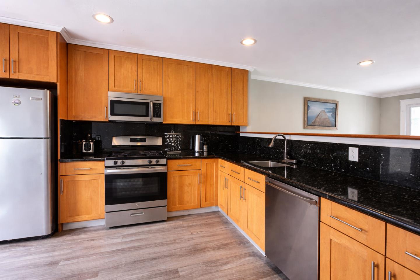 408 Shields St, San Francisco, CA 94132 photo 2
