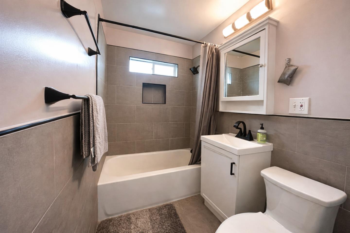 408 Shields St, San Francisco, CA 94132 photo 4