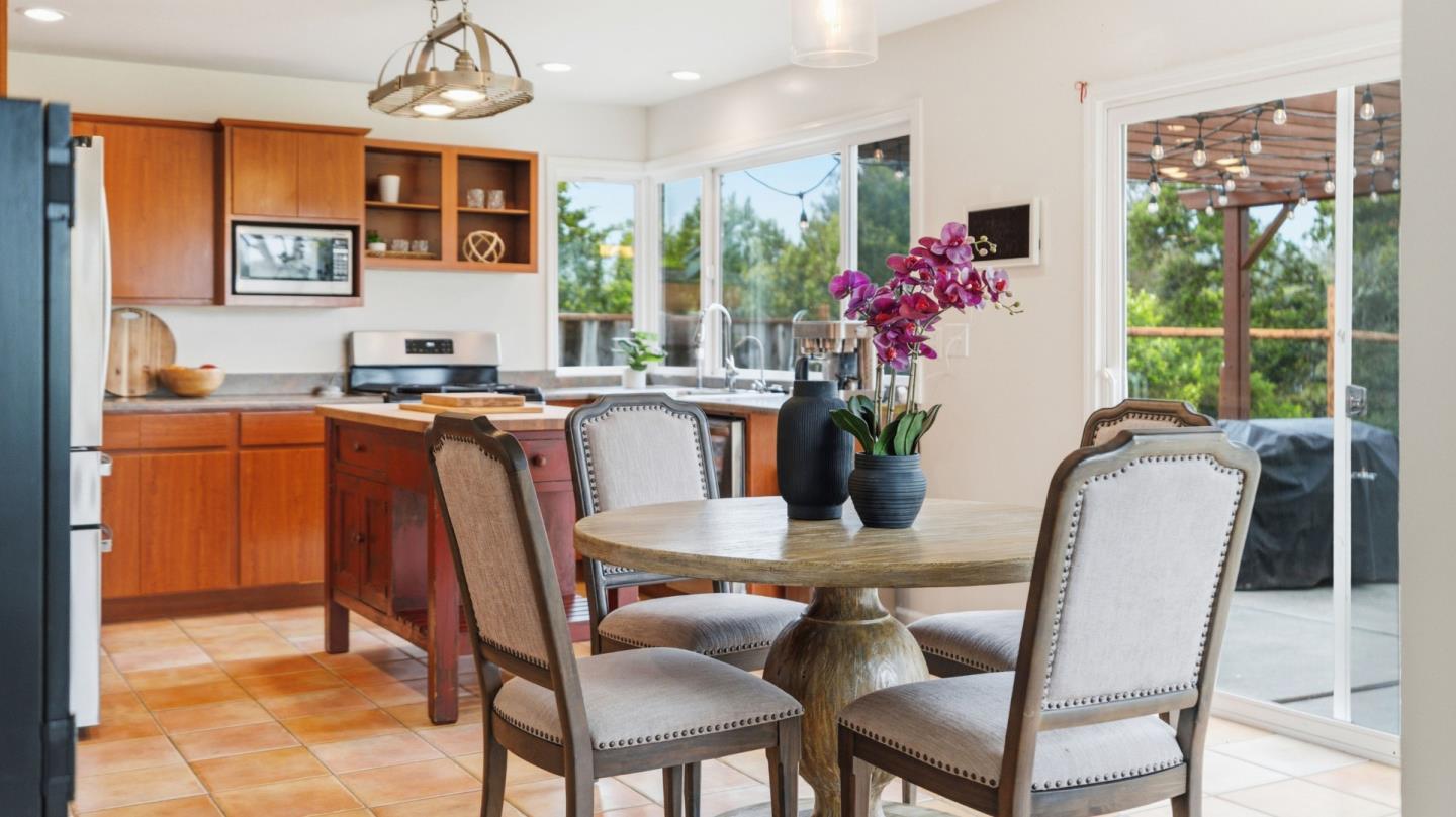 Detail Gallery Image 15 of 79 For 196 Kenny Ct, Santa Cruz,  CA 95065 - 3 Beds | 2 Baths