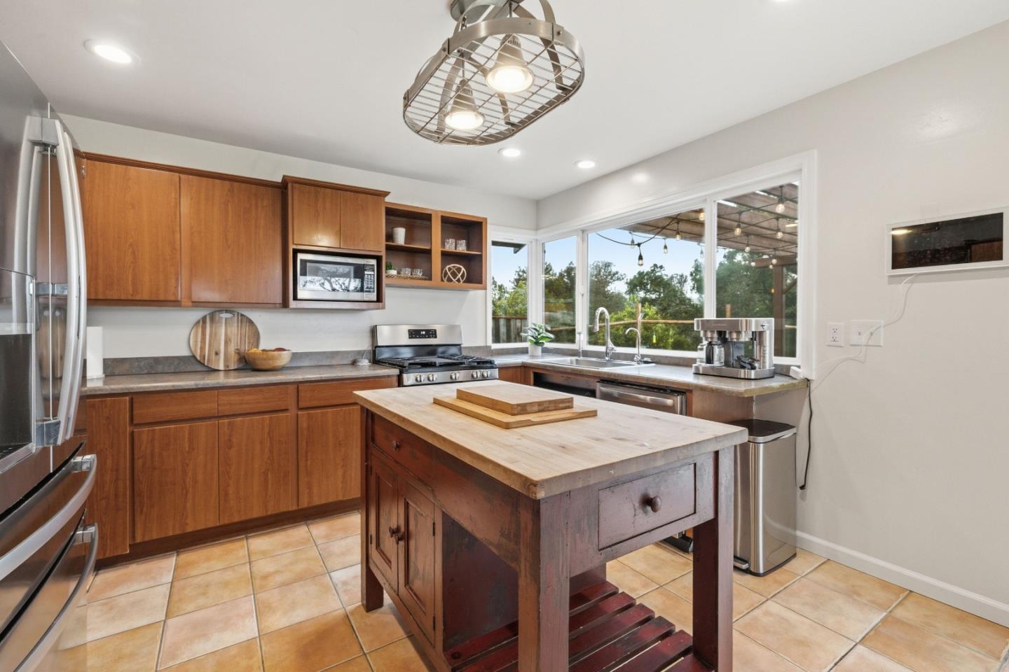 Detail Gallery Image 18 of 79 For 196 Kenny Ct, Santa Cruz,  CA 95065 - 3 Beds | 2 Baths