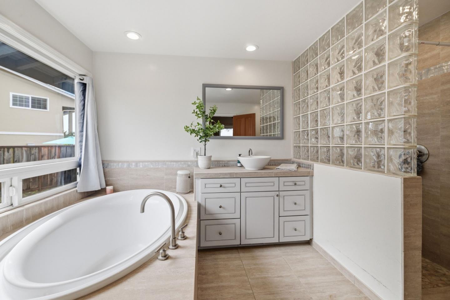 Detail Gallery Image 25 of 79 For 196 Kenny Ct, Santa Cruz,  CA 95065 - 3 Beds | 2 Baths