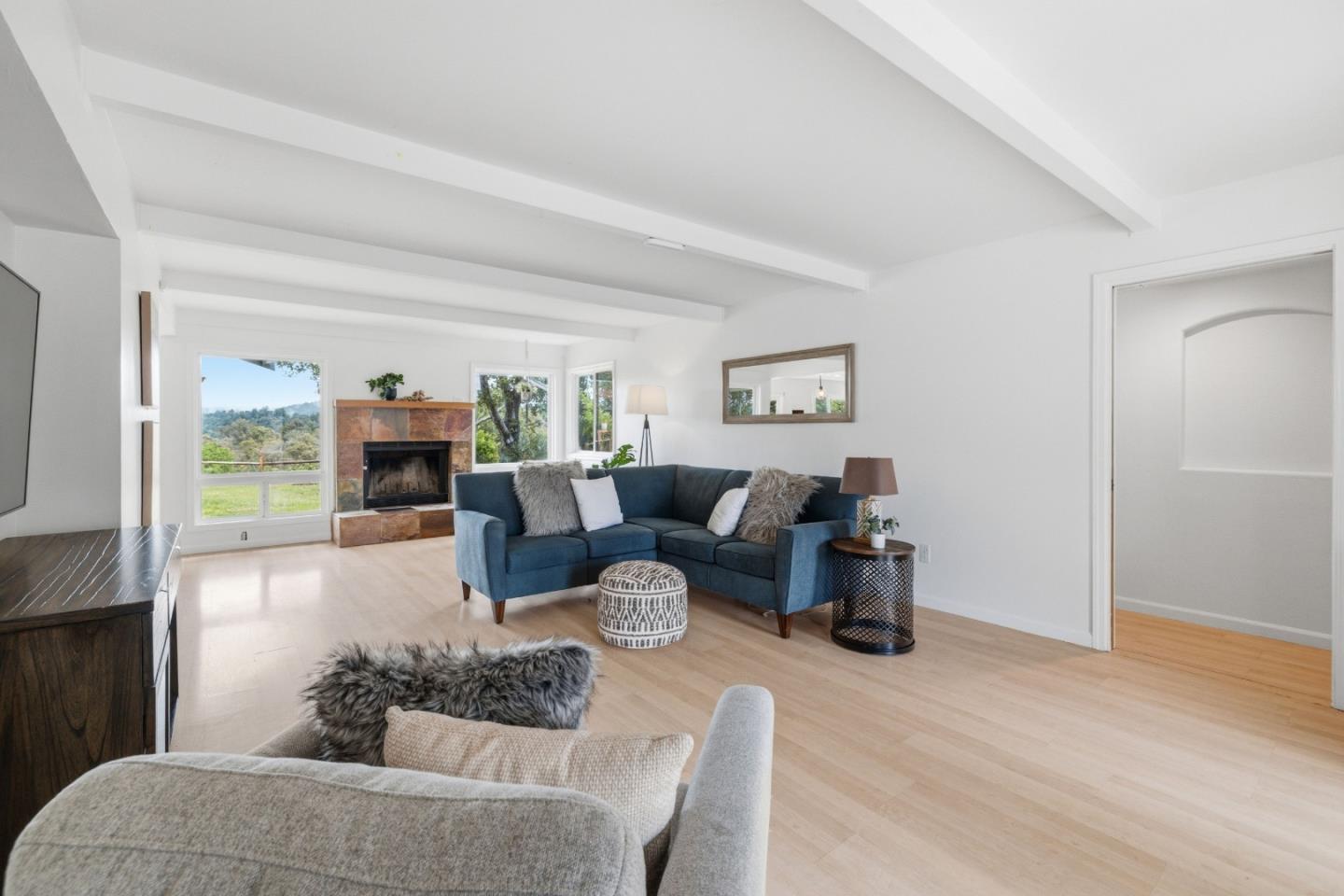 Detail Gallery Image 6 of 79 For 196 Kenny Ct, Santa Cruz,  CA 95065 - 3 Beds | 2 Baths