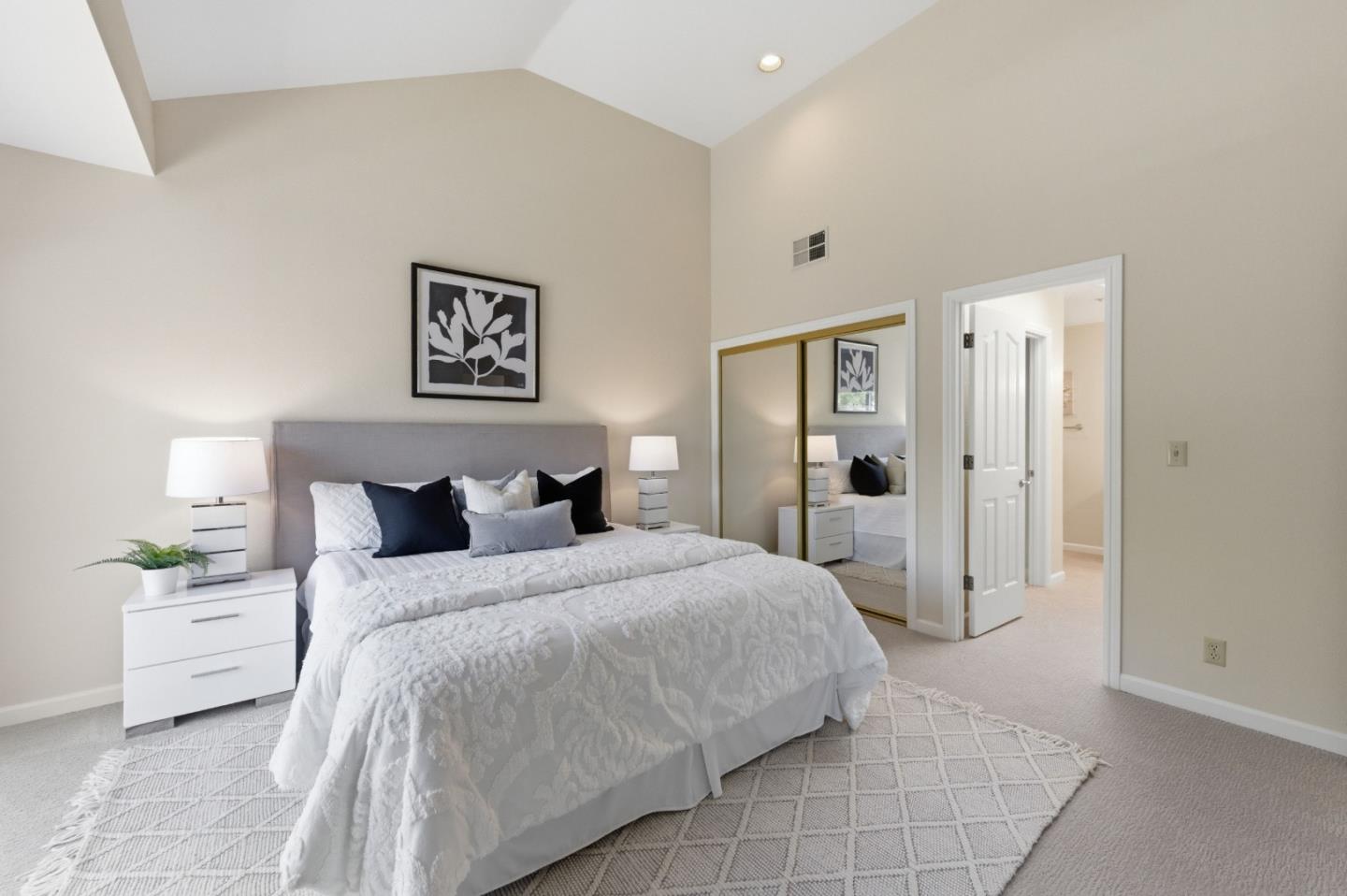 Detail Gallery Image 19 of 49 For 1040 Continentals Way #14,  Belmont,  CA 94002 - 3 Beds | 3/1 Baths
