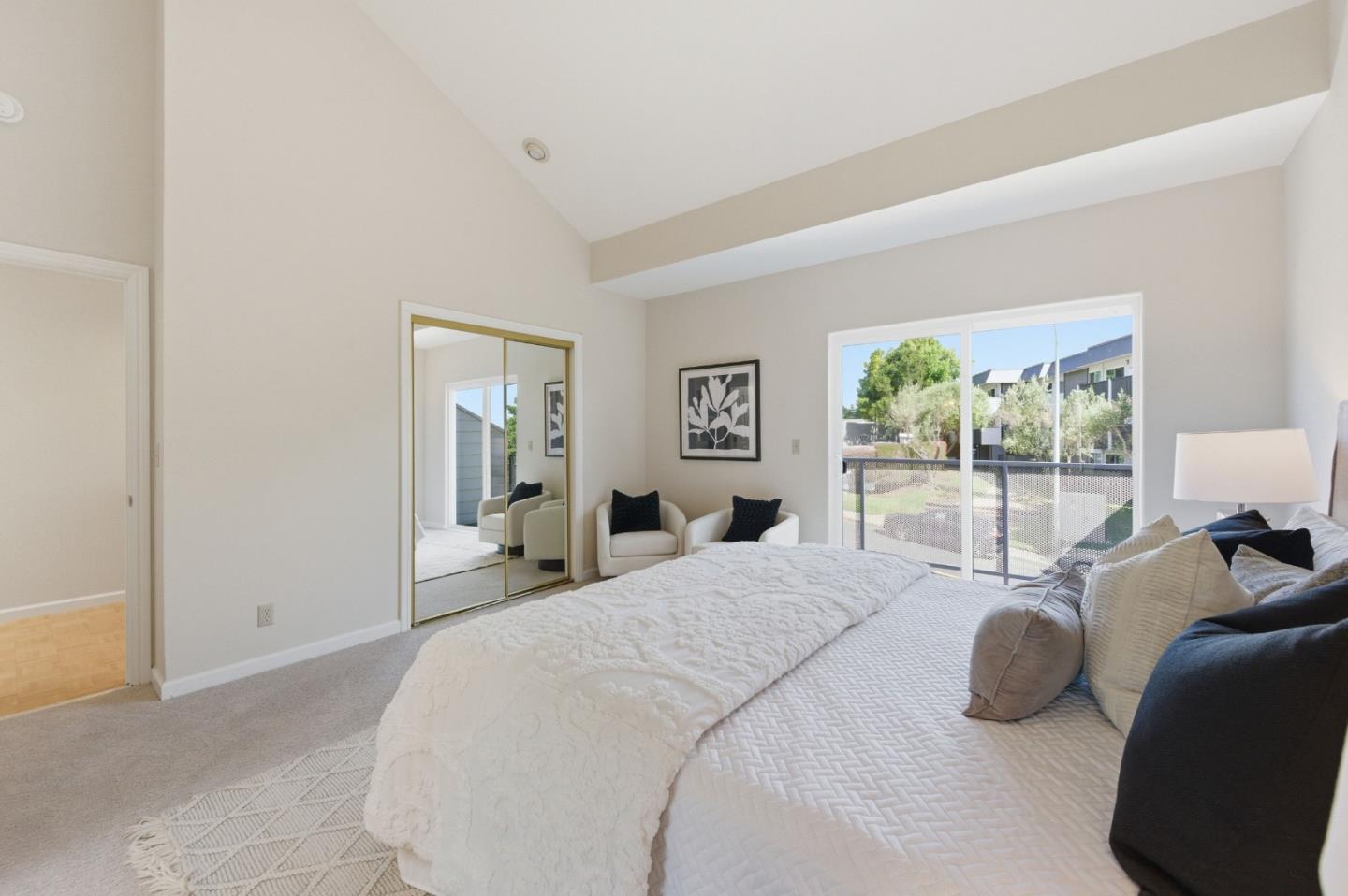Detail Gallery Image 20 of 49 For 1040 Continentals Way #14,  Belmont,  CA 94002 - 3 Beds | 3/1 Baths