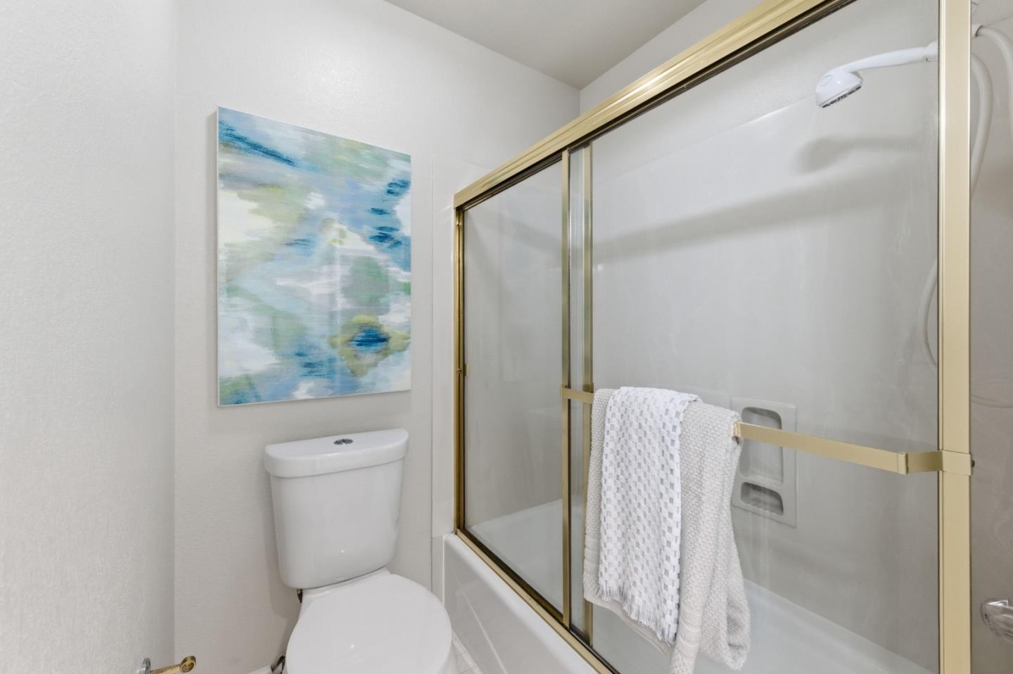 Detail Gallery Image 33 of 49 For 1040 Continentals Way #14,  Belmont,  CA 94002 - 3 Beds | 3/1 Baths