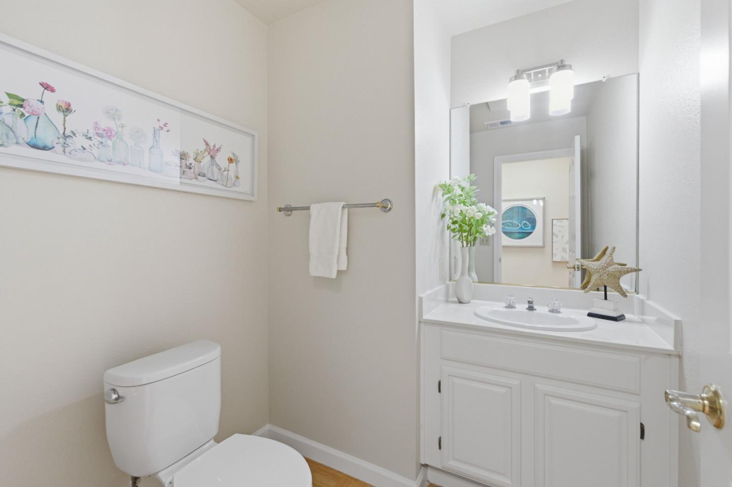 Detail Gallery Image 35 of 49 For 1040 Continentals Way #14,  Belmont,  CA 94002 - 3 Beds | 3/1 Baths