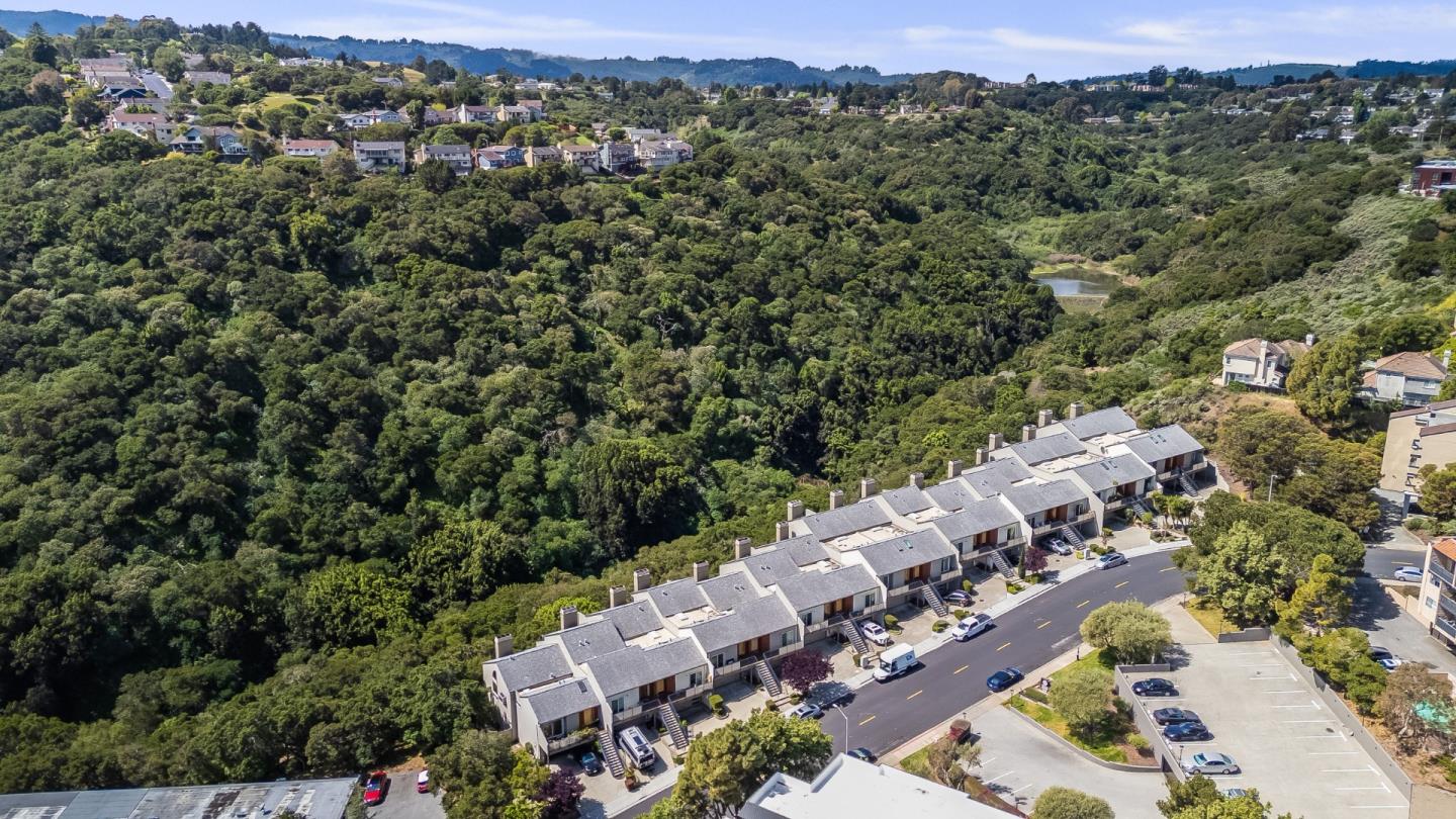 Detail Gallery Image 46 of 49 For 1040 Continentals Way #14,  Belmont,  CA 94002 - 3 Beds | 3/1 Baths