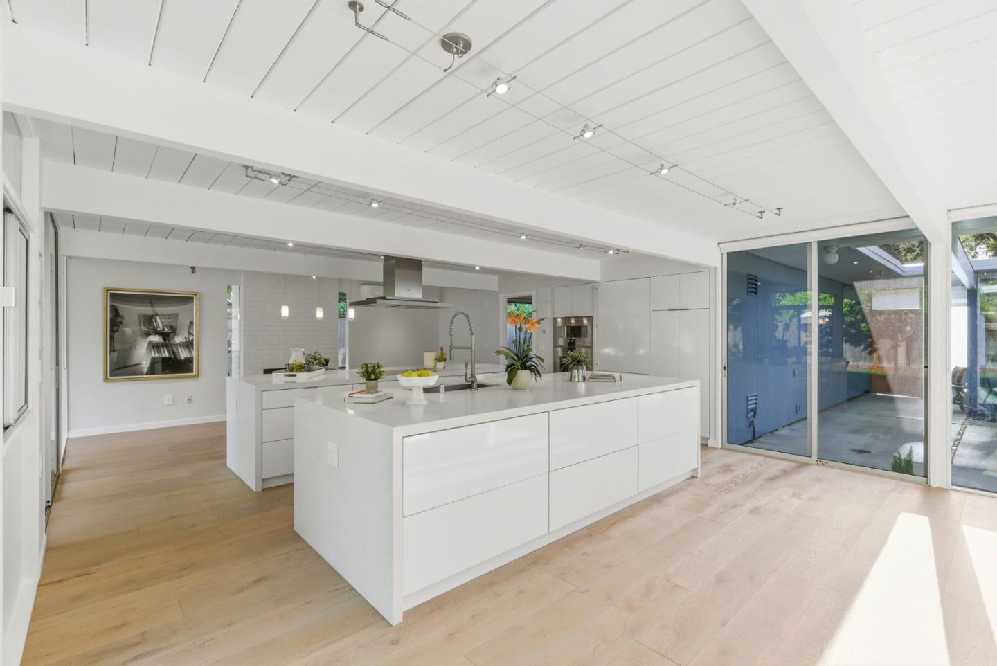 Detail Gallery Image 10 of 42 For 1656 Edmonton Ave, Sunnyvale,  CA 94087 - 4 Beds | 2 Baths