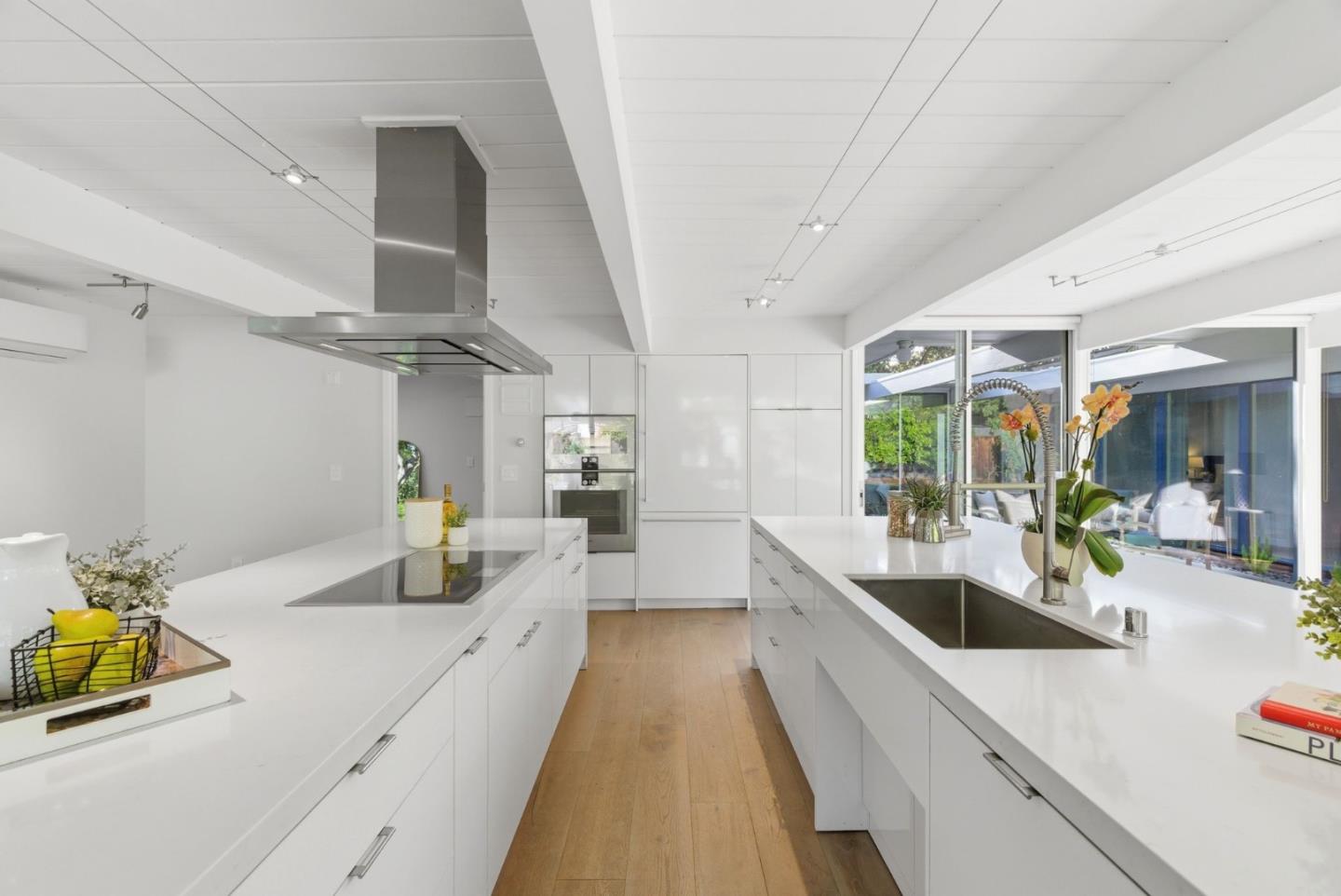 Detail Gallery Image 13 of 42 For 1656 Edmonton Ave, Sunnyvale,  CA 94087 - 4 Beds | 2 Baths