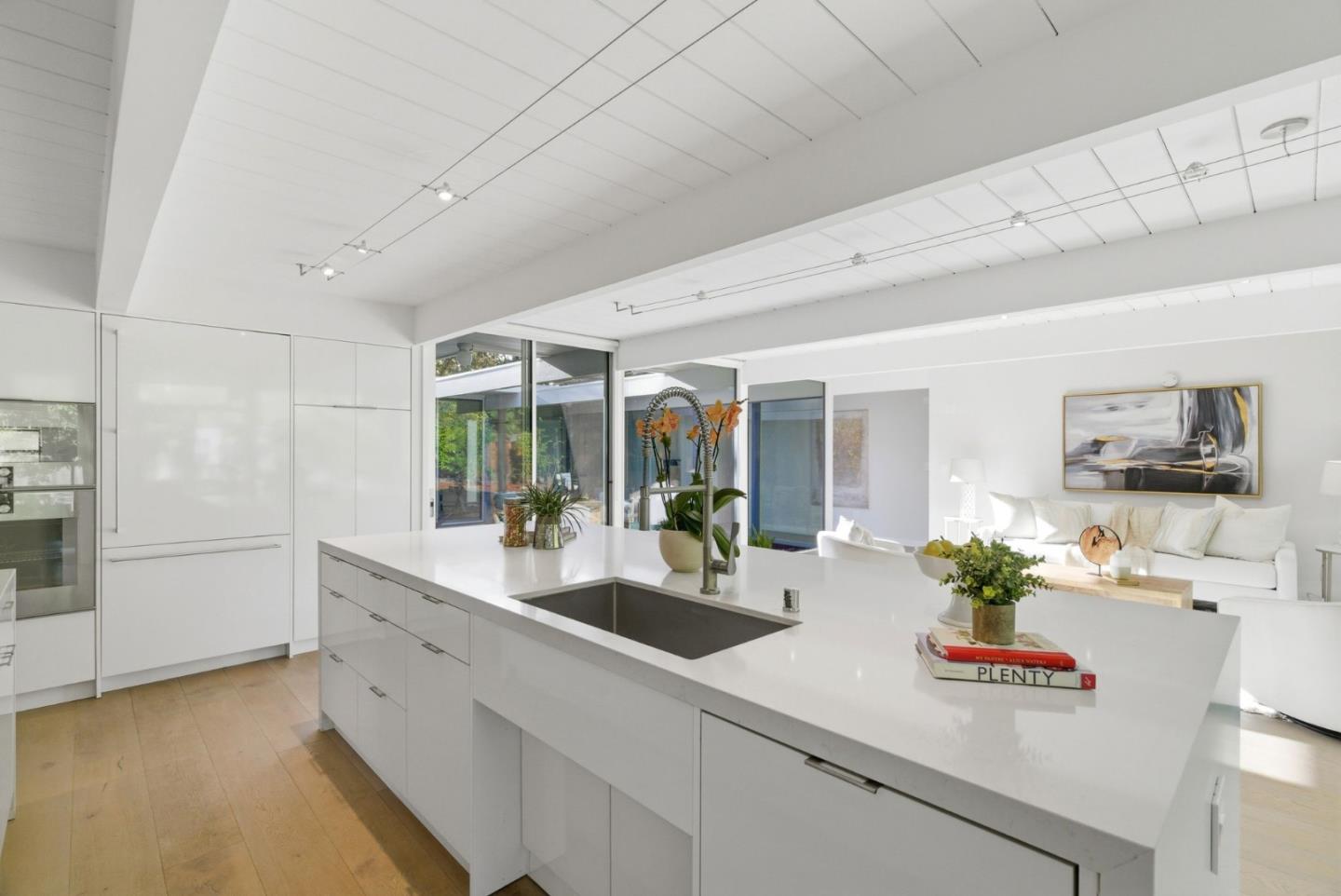 Detail Gallery Image 14 of 42 For 1656 Edmonton Ave, Sunnyvale,  CA 94087 - 4 Beds | 2 Baths