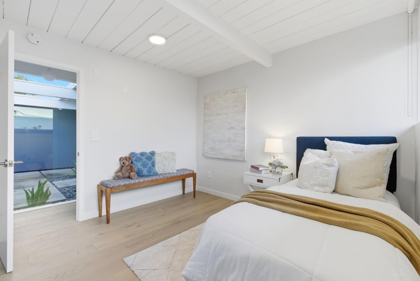 Detail Gallery Image 31 of 42 For 1656 Edmonton Ave, Sunnyvale,  CA 94087 - 4 Beds | 2 Baths