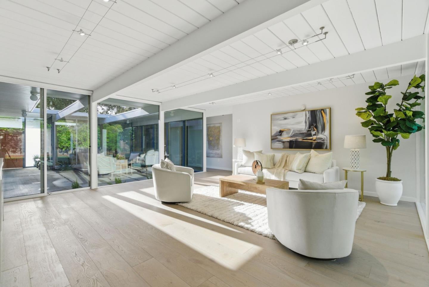 Detail Gallery Image 6 of 42 For 1656 Edmonton Ave, Sunnyvale,  CA 94087 - 4 Beds | 2 Baths