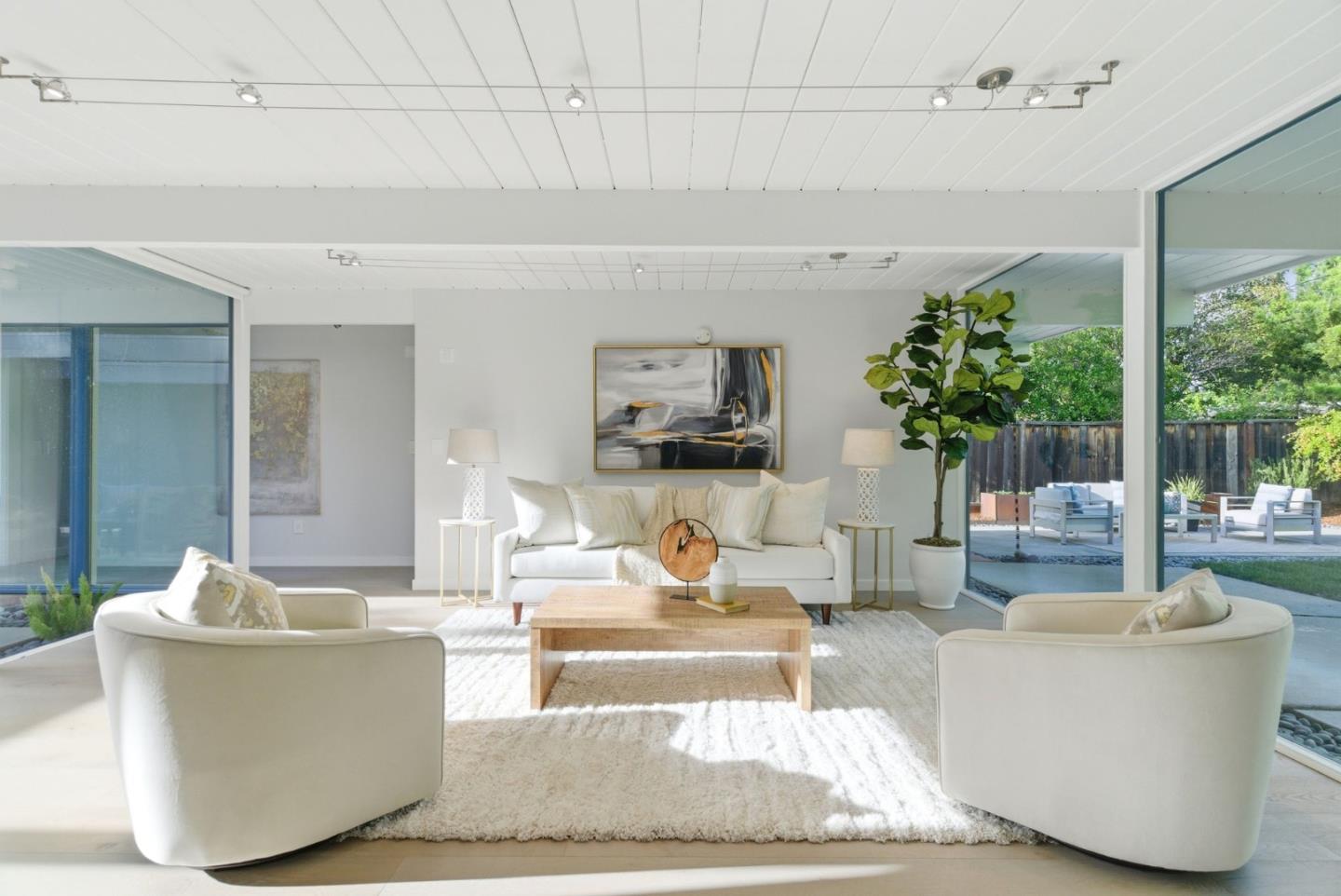 Detail Gallery Image 8 of 42 For 1656 Edmonton Ave, Sunnyvale,  CA 94087 - 4 Beds | 2 Baths