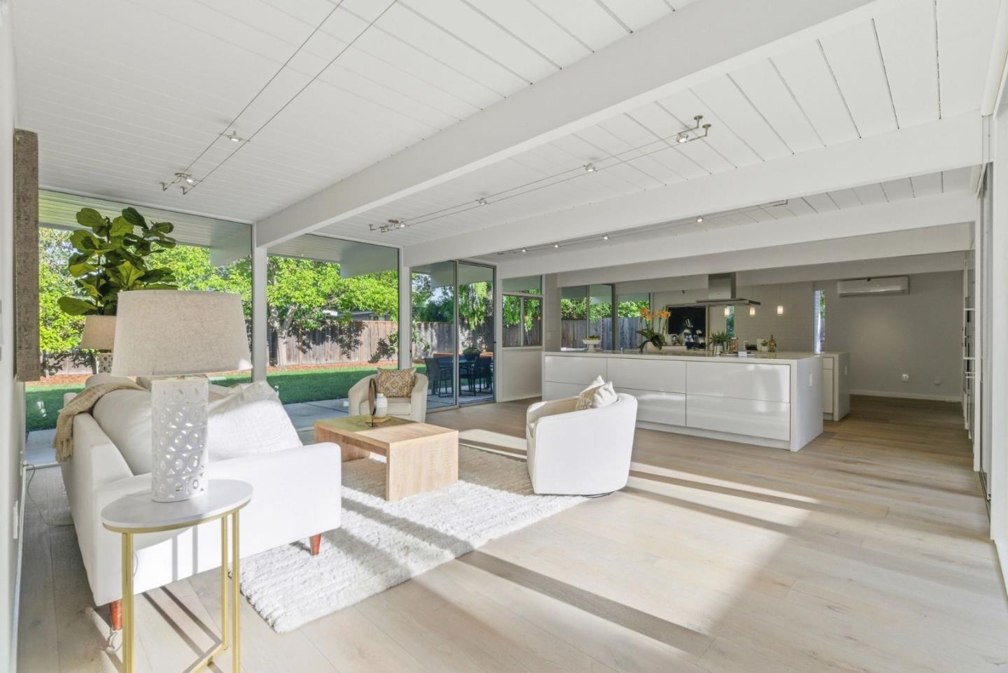 Detail Gallery Image 9 of 42 For 1656 Edmonton Ave, Sunnyvale,  CA 94087 - 4 Beds | 2 Baths