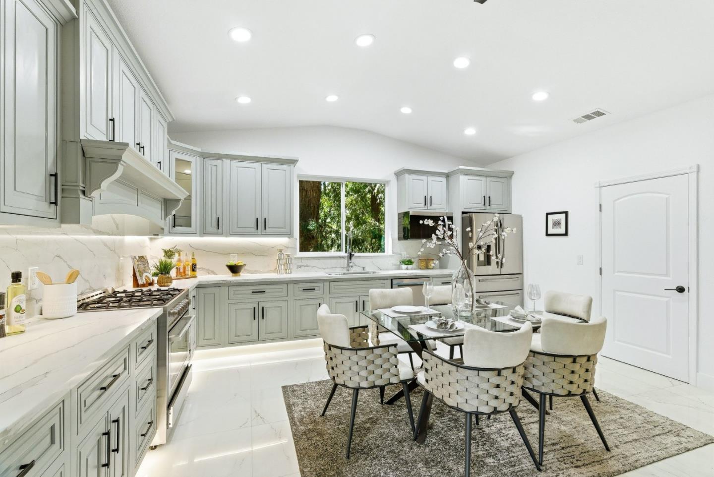 Detail Gallery Image 16 of 59 For 255 Brookside Dr, Boulder Creek,  CA 95006 - 4 Beds | 2/1 Baths