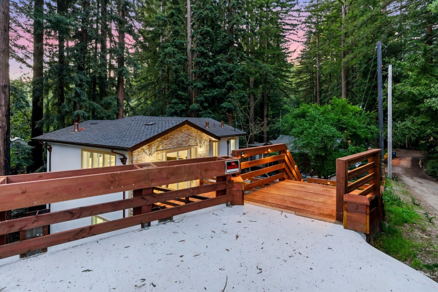 Detail Gallery Image 4 of 59 For 255 Brookside Dr, Boulder Creek,  CA 95006 - 4 Beds | 2/1 Baths