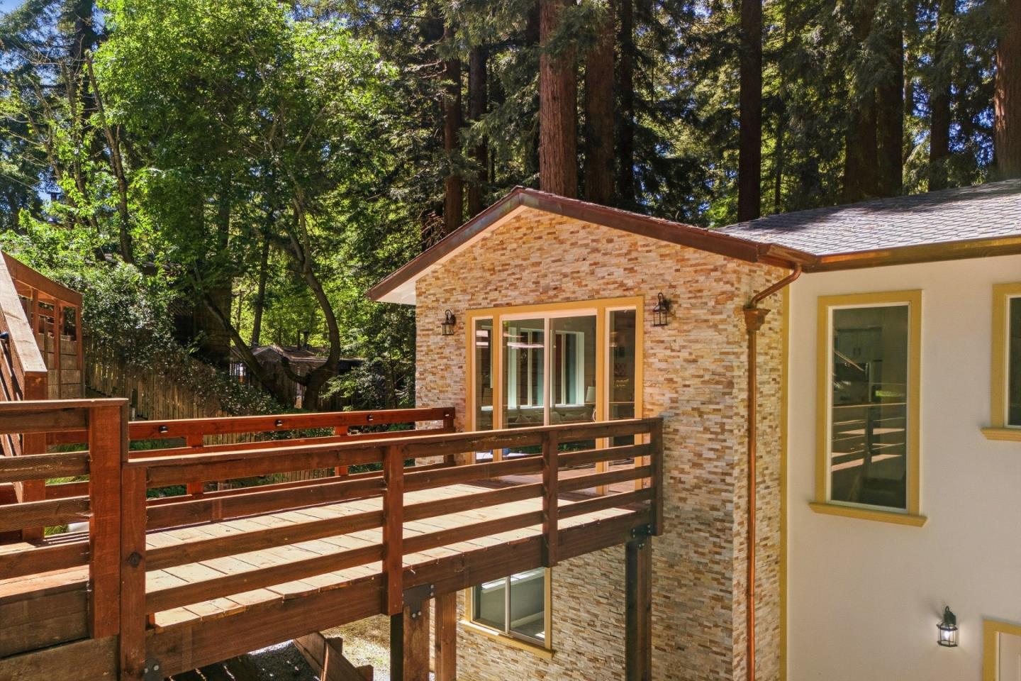 Detail Gallery Image 9 of 59 For 255 Brookside Dr, Boulder Creek,  CA 95006 - 4 Beds | 2/1 Baths