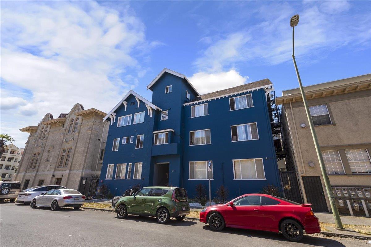 Front Image Thumbnail for ML82042473