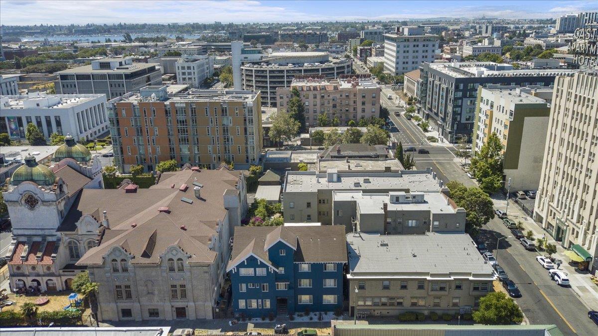 Detail Gallery Image 3 of 14 For 185 15th St, Oakland,  CA 94612 - – Beds | – Baths