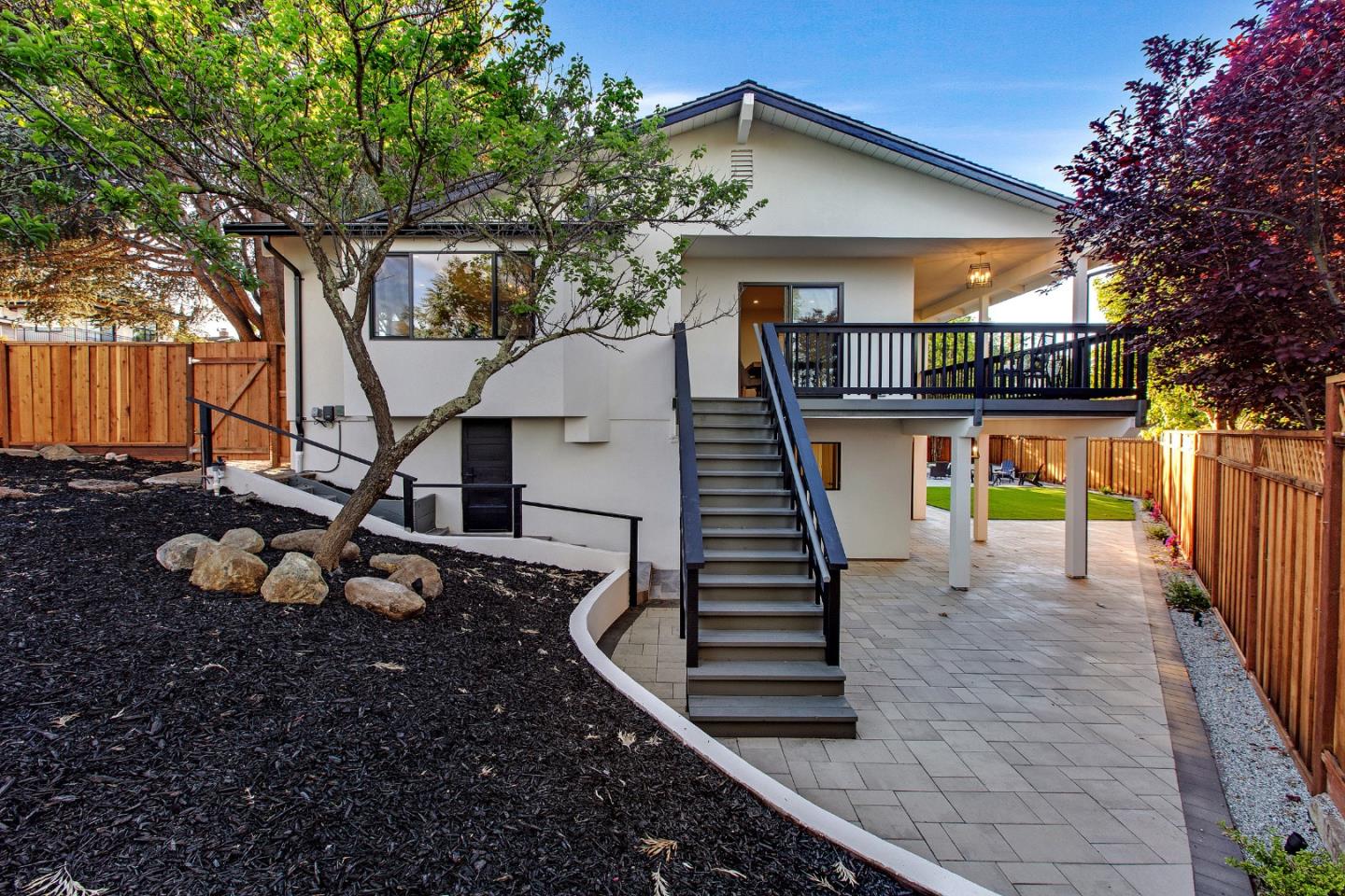 Detail Gallery Image 12 of 62 For 808 Mohican Way, Redwood City,  CA 94062 - 4 Beds | 4/1 Baths