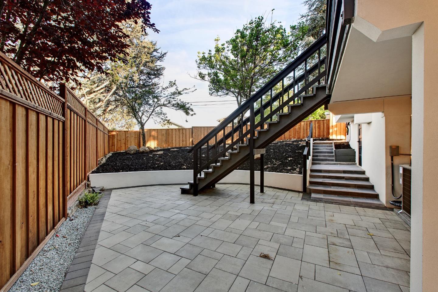 Detail Gallery Image 13 of 62 For 808 Mohican Way, Redwood City,  CA 94062 - 4 Beds | 4/1 Baths