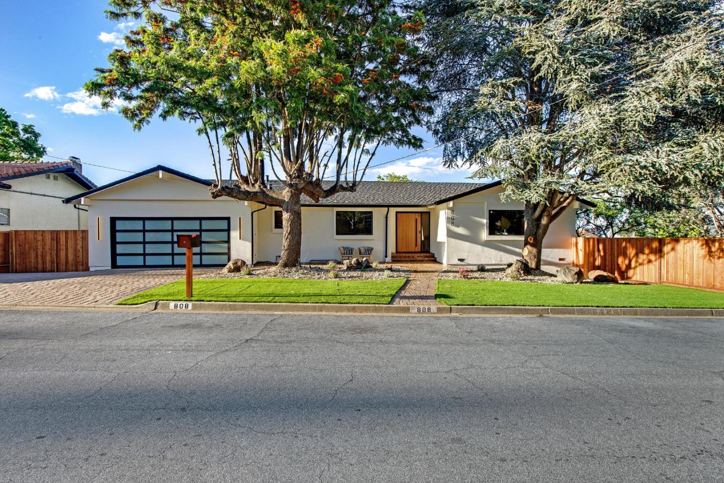 Detail Gallery Image 2 of 62 For 808 Mohican Way, Redwood City,  CA 94062 - 4 Beds | 4/1 Baths