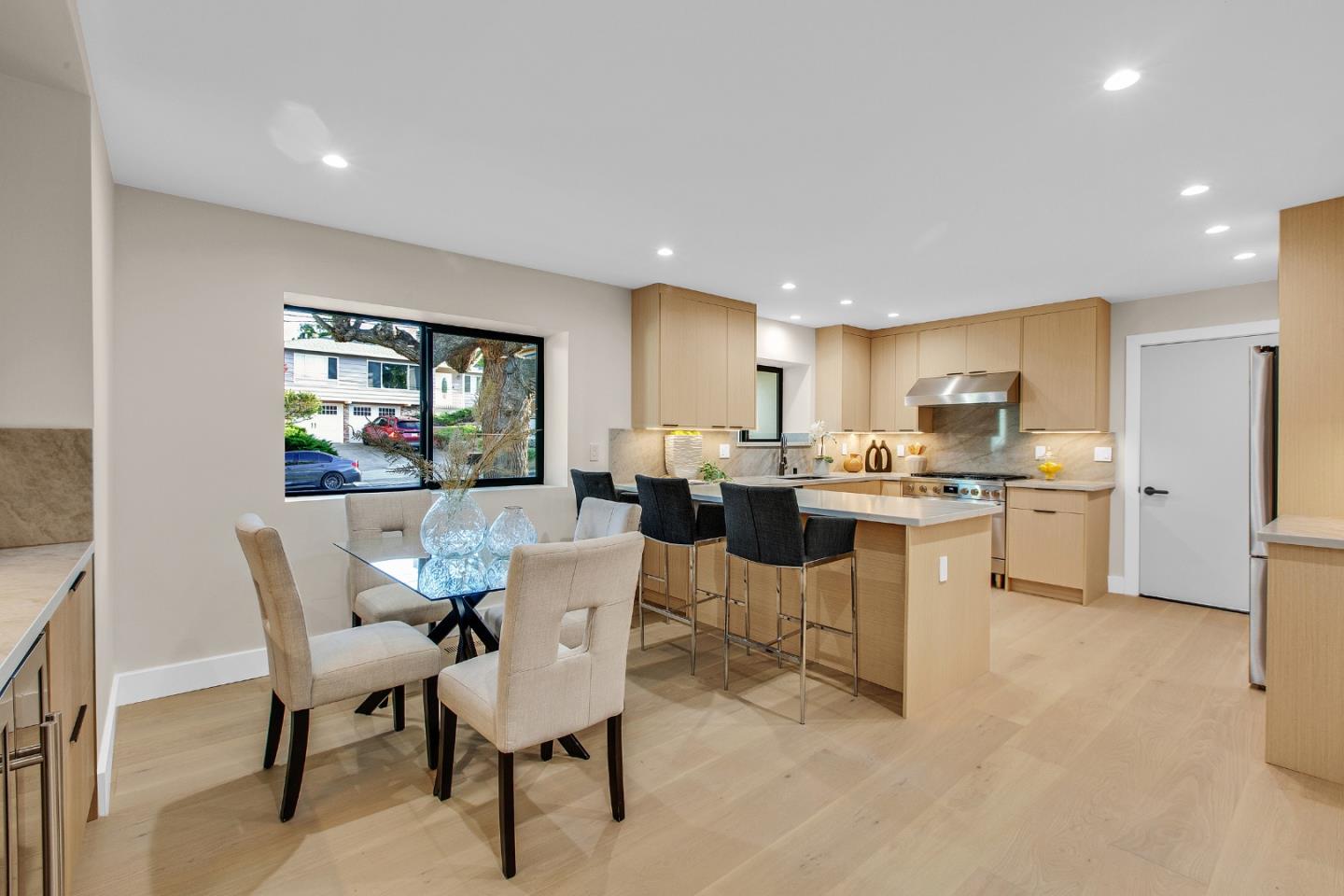 Detail Gallery Image 24 of 62 For 808 Mohican Way, Redwood City,  CA 94062 - 4 Beds | 4/1 Baths