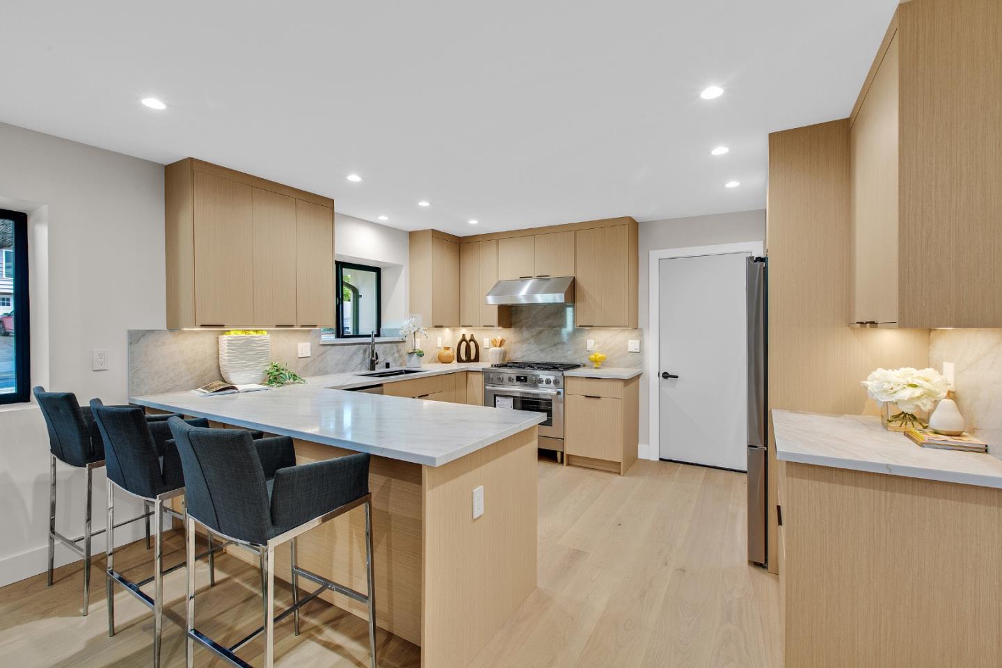 Detail Gallery Image 26 of 62 For 808 Mohican Way, Redwood City,  CA 94062 - 4 Beds | 4/1 Baths