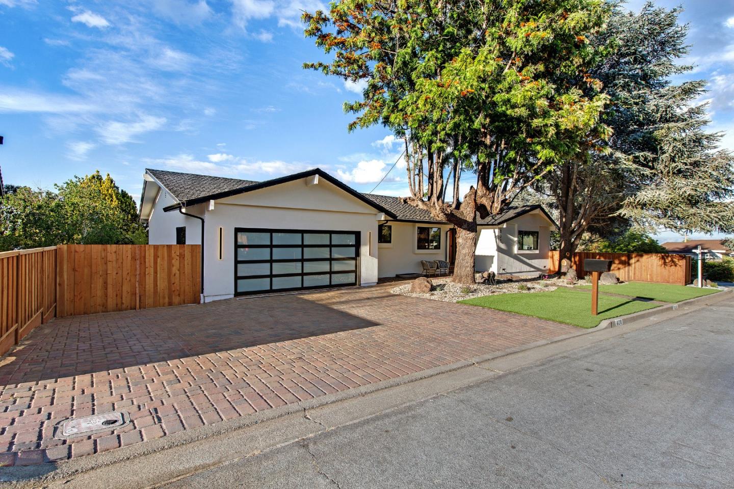 Detail Gallery Image 3 of 62 For 808 Mohican Way, Redwood City,  CA 94062 - 4 Beds | 4/1 Baths