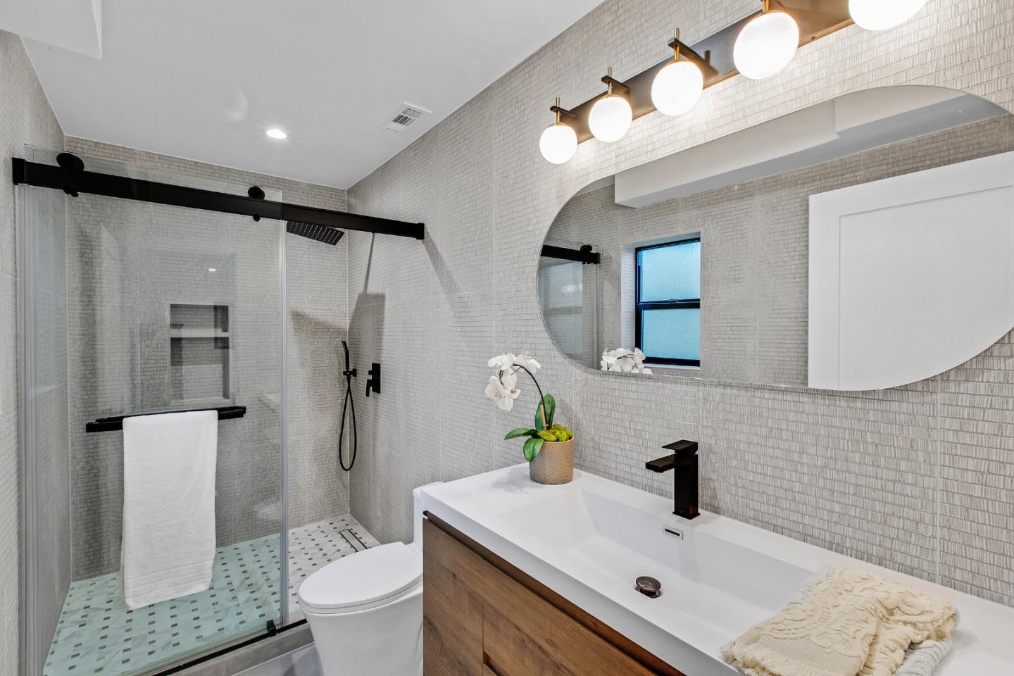 Detail Gallery Image 33 of 62 For 808 Mohican Way, Redwood City,  CA 94062 - 4 Beds | 4/1 Baths