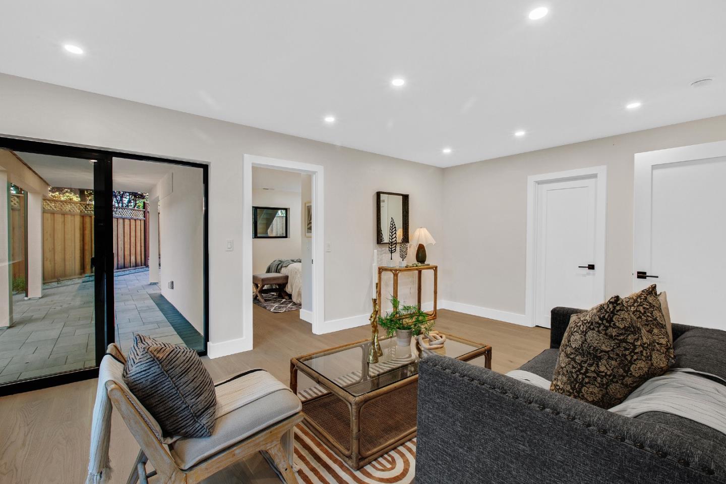 Detail Gallery Image 37 of 62 For 808 Mohican Way, Redwood City,  CA 94062 - 4 Beds | 4/1 Baths