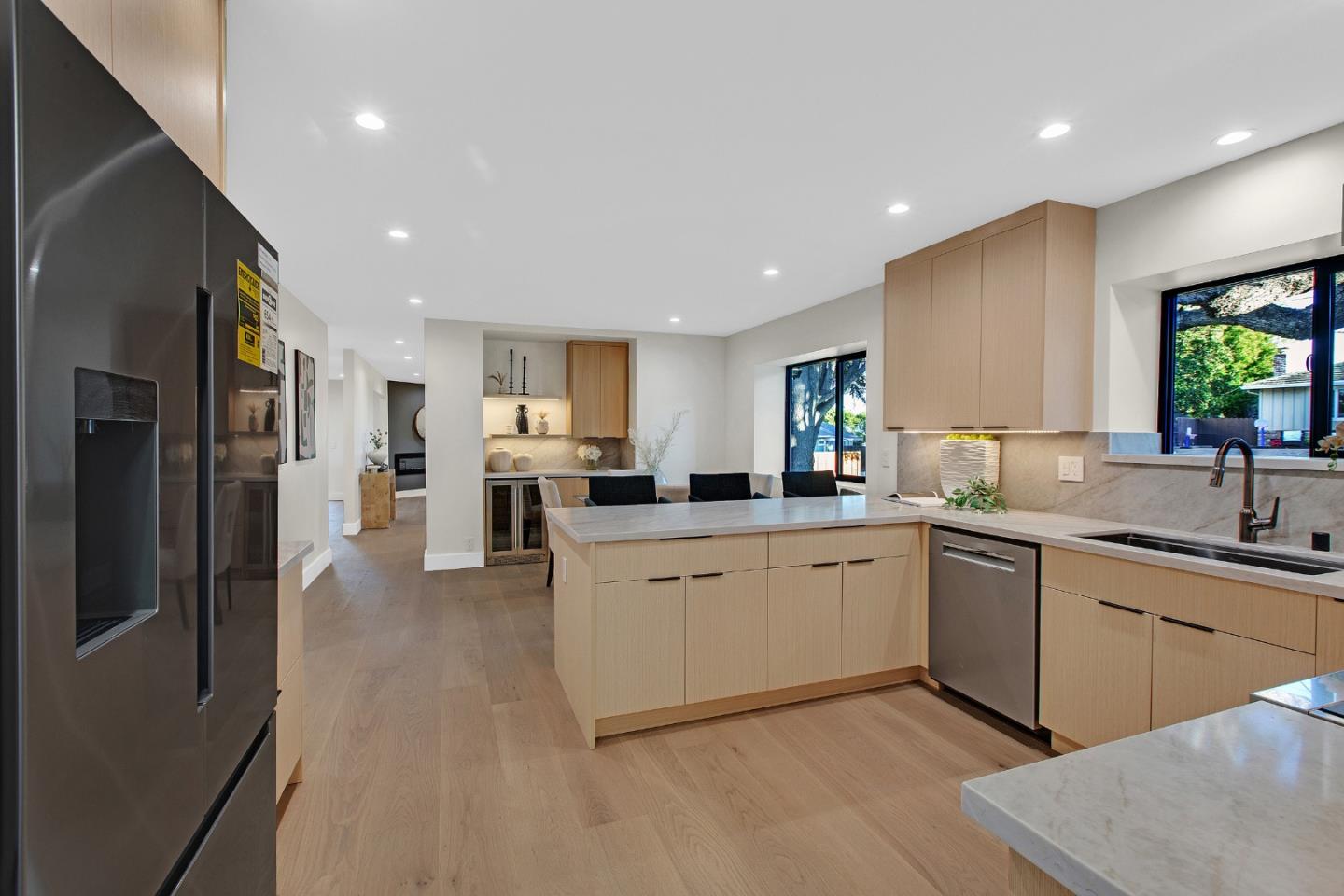 Detail Gallery Image 39 of 62 For 808 Mohican Way, Redwood City,  CA 94062 - 4 Beds | 4/1 Baths