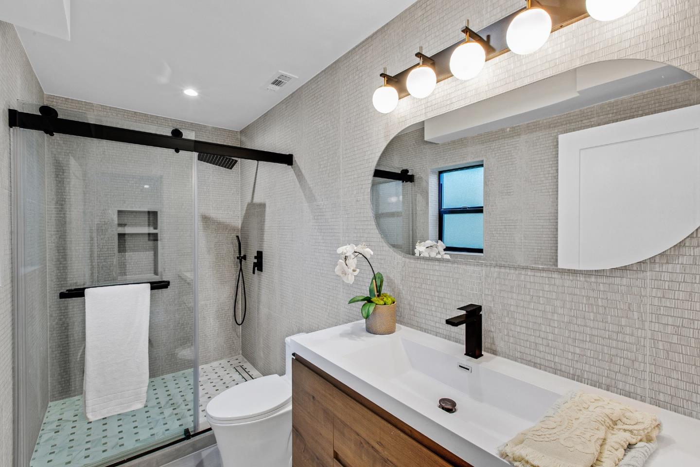 Detail Gallery Image 50 of 62 For 808 Mohican Way, Redwood City,  CA 94062 - 4 Beds | 4/1 Baths