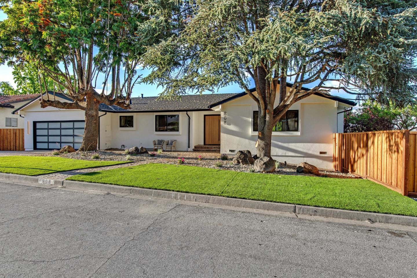 Detail Gallery Image 7 of 62 For 808 Mohican Way, Redwood City,  CA 94062 - 4 Beds | 4/1 Baths