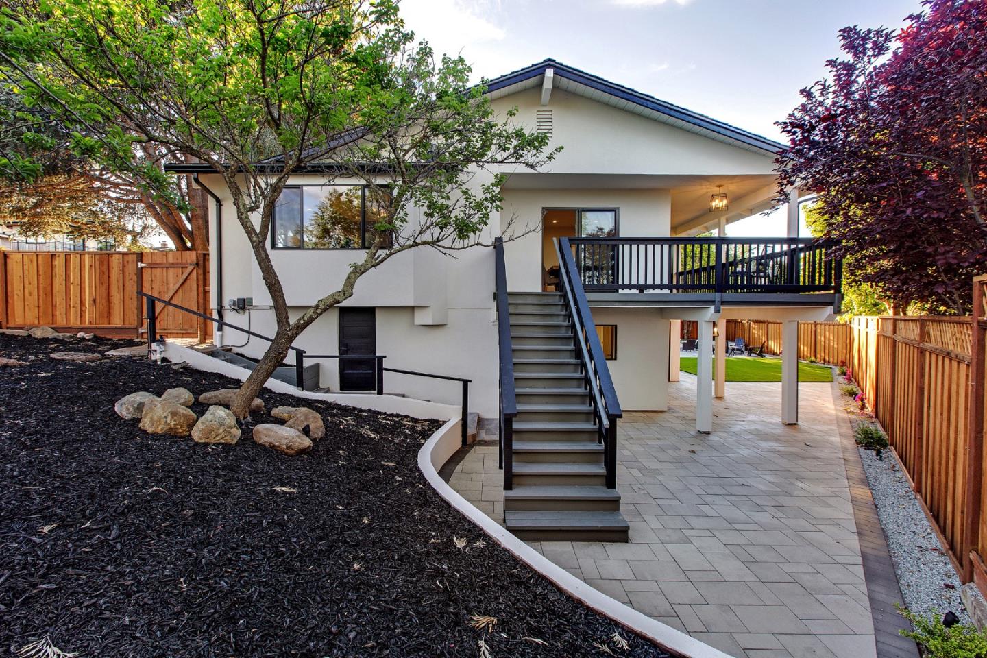 Detail Gallery Image 9 of 62 For 808 Mohican Way, Redwood City,  CA 94062 - 4 Beds | 4/1 Baths