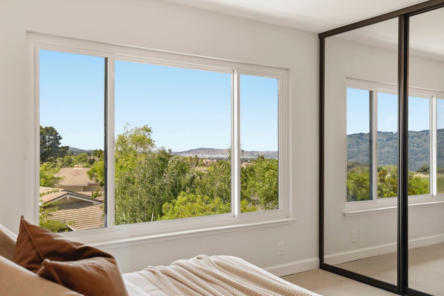 Detail Gallery Image 23 of 63 For 7 Lilly Ln, San Carlos,  CA 94070 - 3 Beds | 2/1 Baths