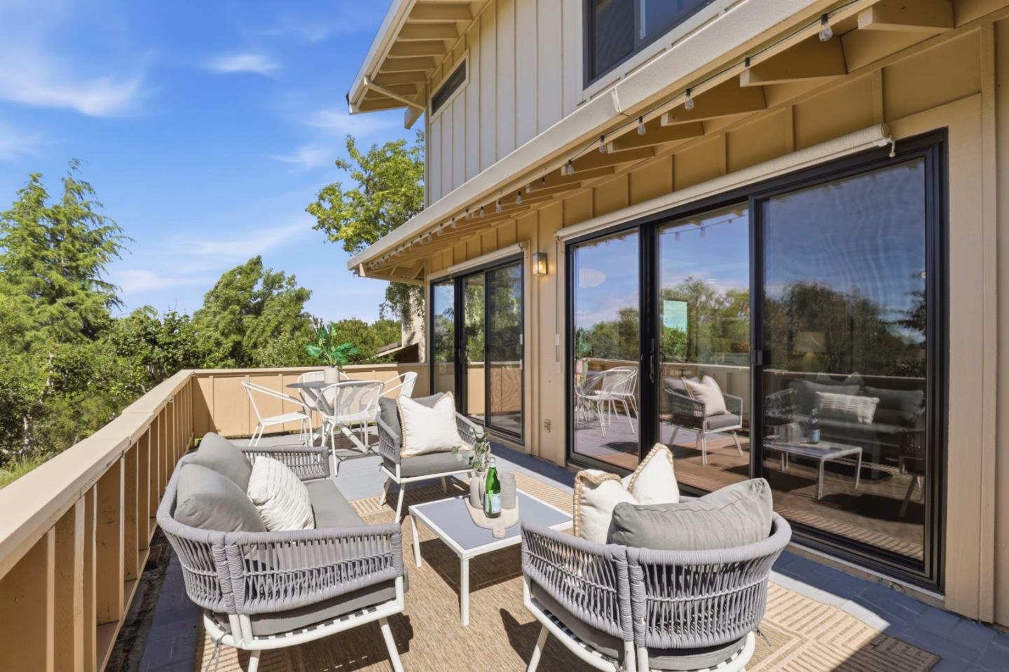 Detail Gallery Image 28 of 63 For 7 Lilly Ln, San Carlos,  CA 94070 - 3 Beds | 2/1 Baths