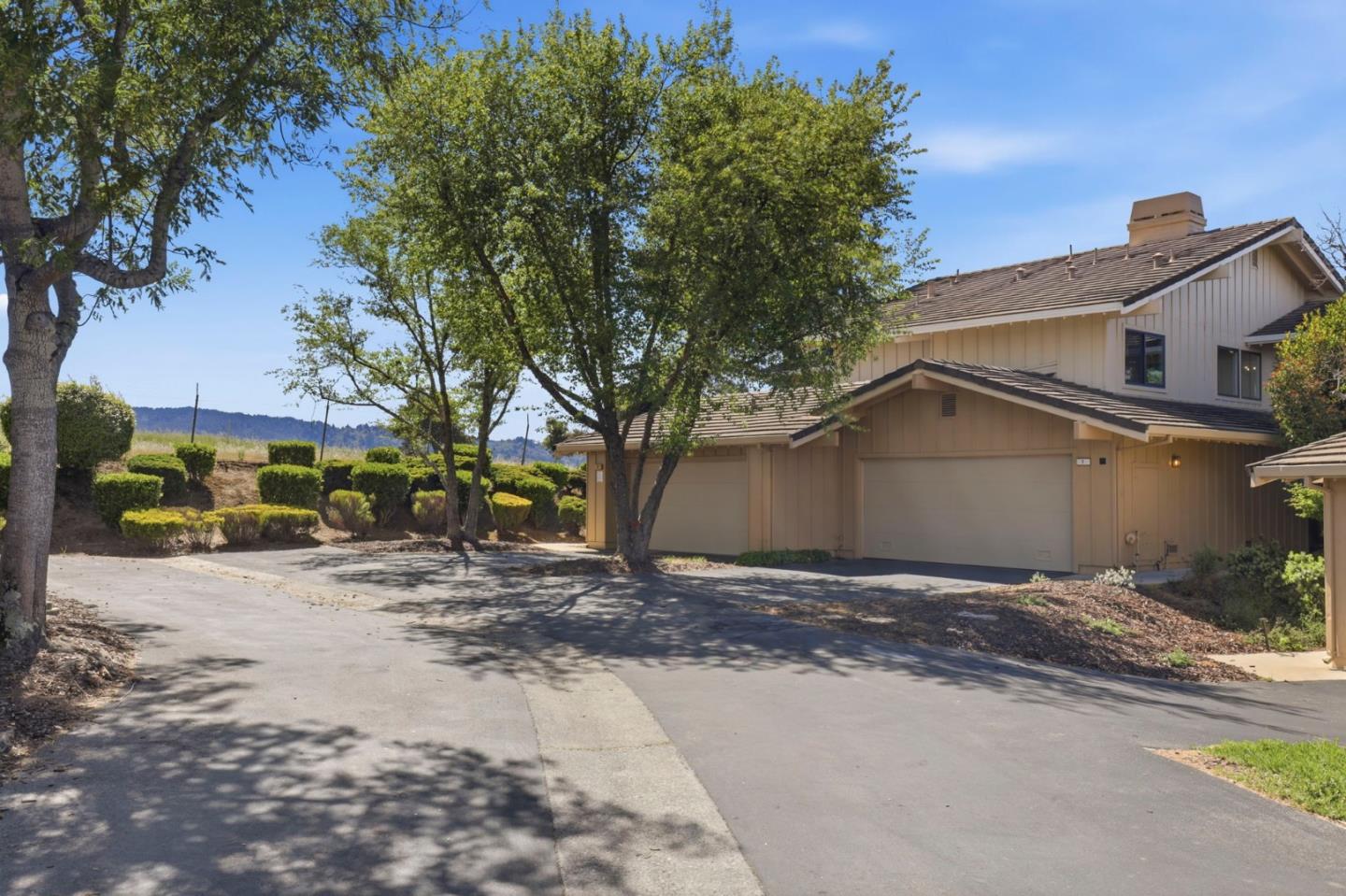 Detail Gallery Image 3 of 63 For 7 Lilly Ln, San Carlos,  CA 94070 - 3 Beds | 2/1 Baths