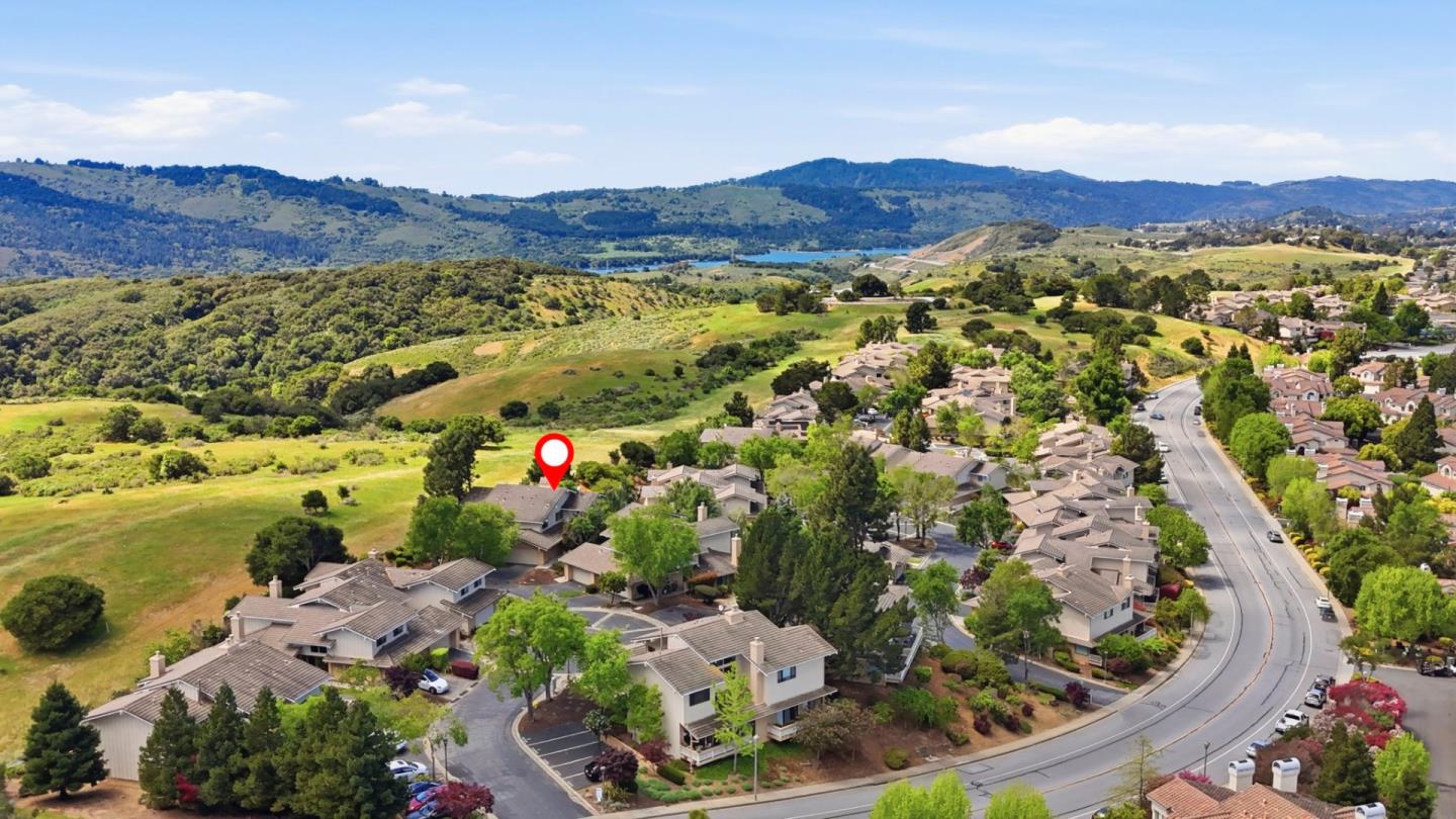 Detail Gallery Image 37 of 63 For 7 Lilly Ln, San Carlos,  CA 94070 - 3 Beds | 2/1 Baths